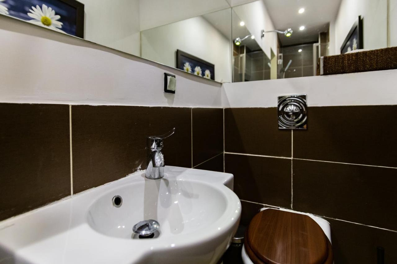 Lilly Apartment Main Train Station Old Town By The Castle Suites Cracovia Exterior foto