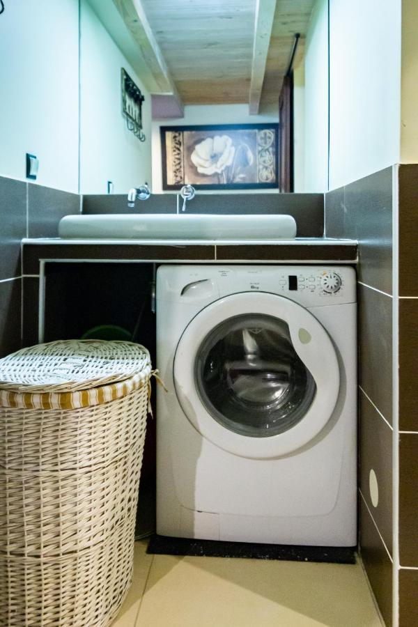 Lilly Apartment Main Train Station Old Town By The Castle Suites Cracovia Exterior foto